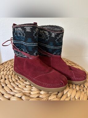 TOMS Nepal Burgundy Suede Mid Calf Boots Aztec Jacquard Tribal Print Size 8